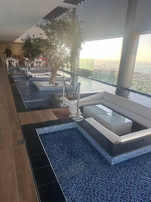 Daire Paramount Tower -Rooftop Infinty/Burj Khalifa View Dubai